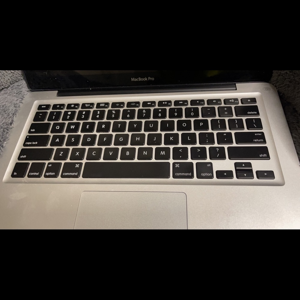 MacBook Pro - Picture 3 of 9